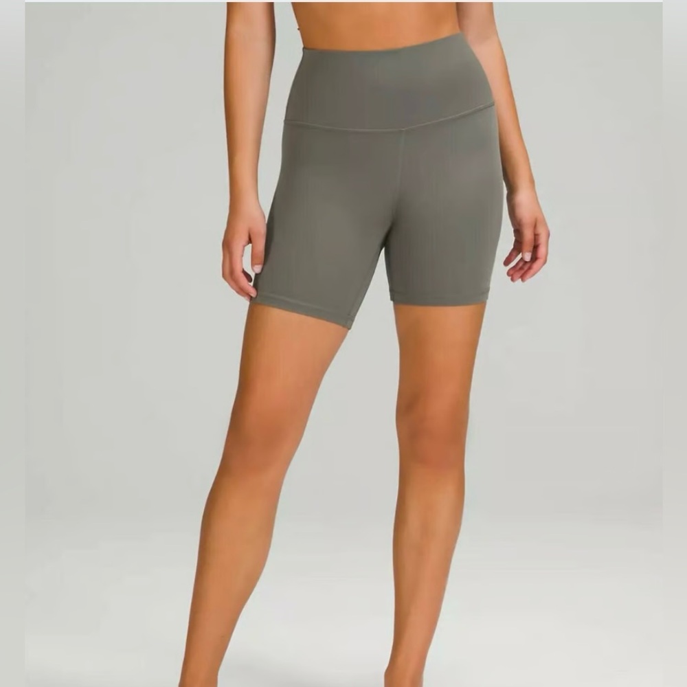 Lululemon Align High Rise Short 6inch inseam Size 10